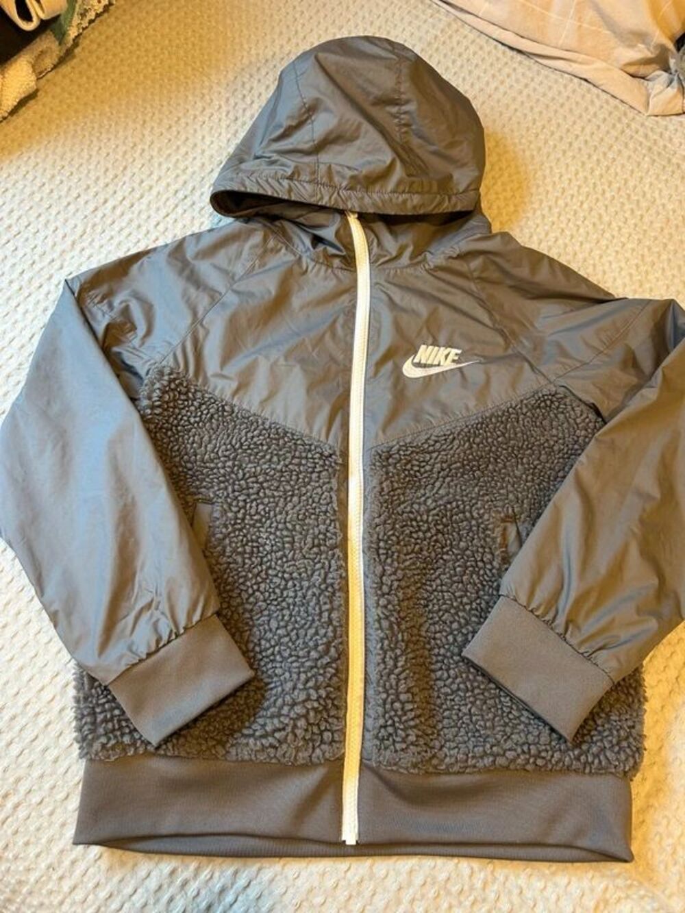 Nike Boys Medium Fleece Lined Grey Zip Hooded Jacket Fall School